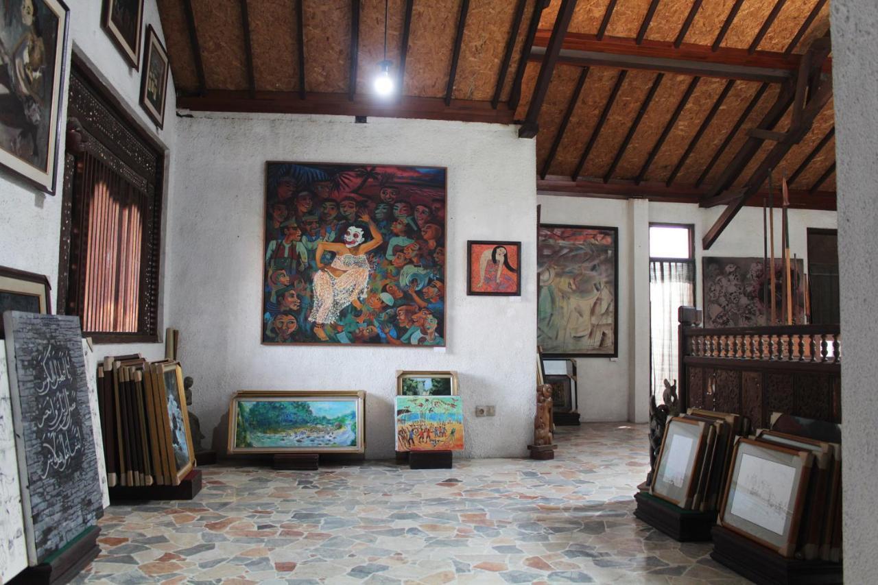 Posnya Seni Godod Art Gallery & Homestay Джокьякарта Экстерьер фото