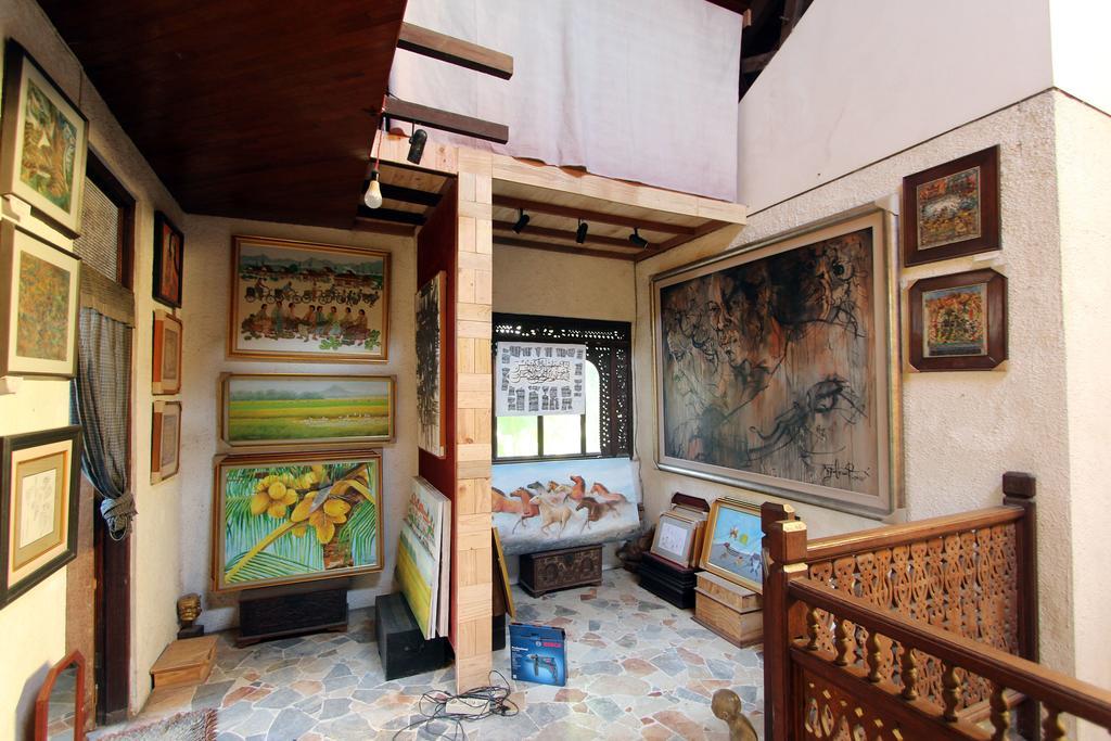 Posnya Seni Godod Art Gallery & Homestay Джокьякарта Экстерьер фото